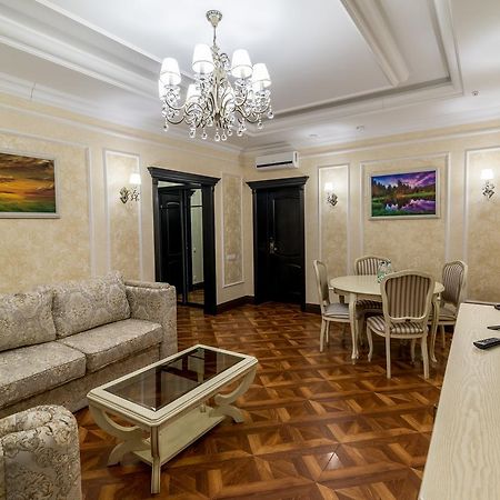 Krts Korona Hotel Sudilovichi Buitenkant foto