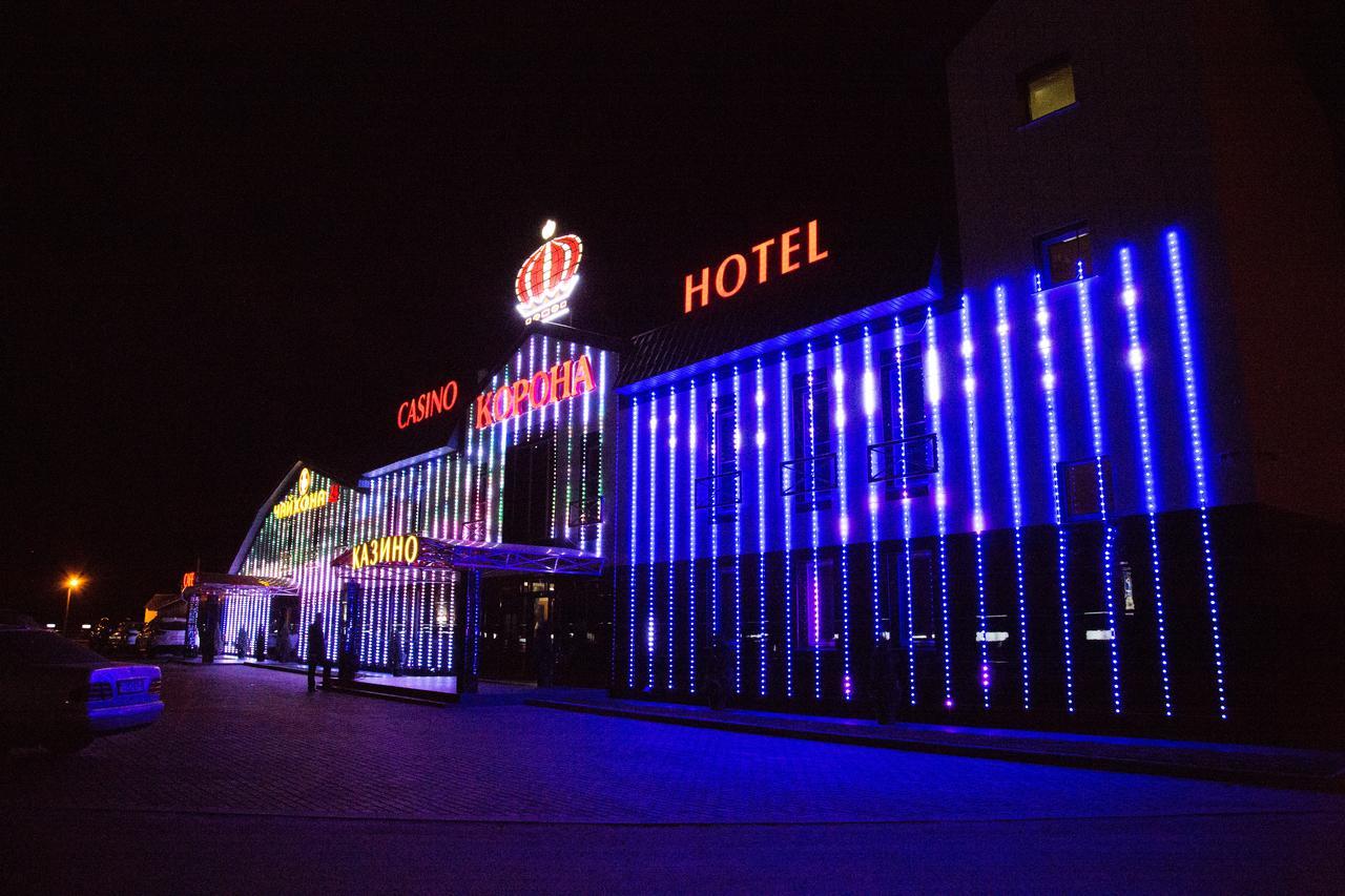 Krts Korona Hotel Sudilovichi Buitenkant foto